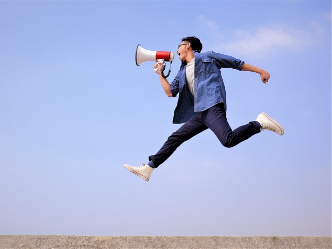 Newspapers with a crystal ball